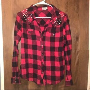 𝅺ISENBOYE long sleeve plaid button down top